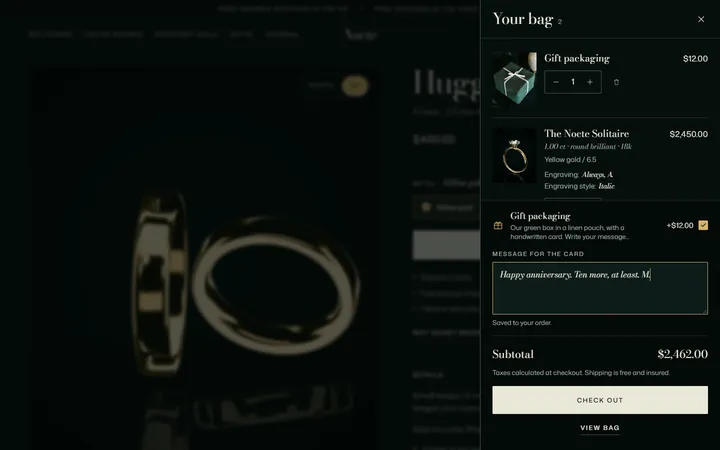 Nocte's bag: gift packaging added with a message for the card, under a ring with its engraving